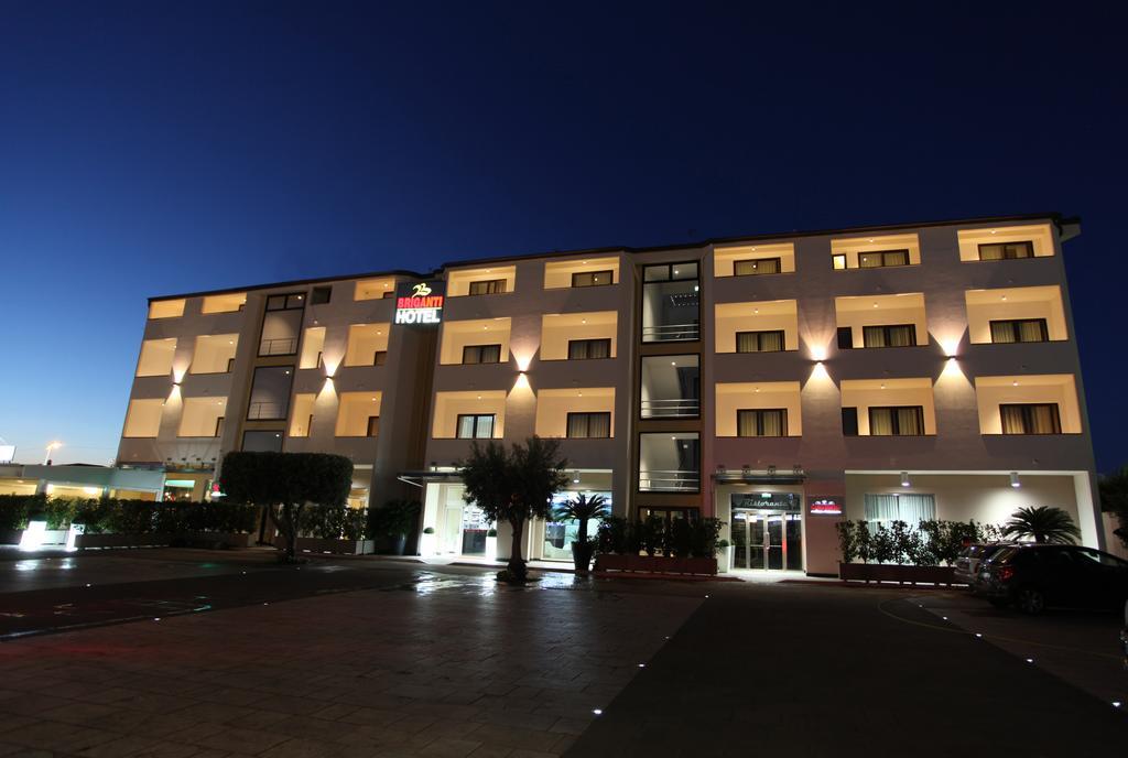 Hotel Briganti クアリアーノ エクステリア 写真