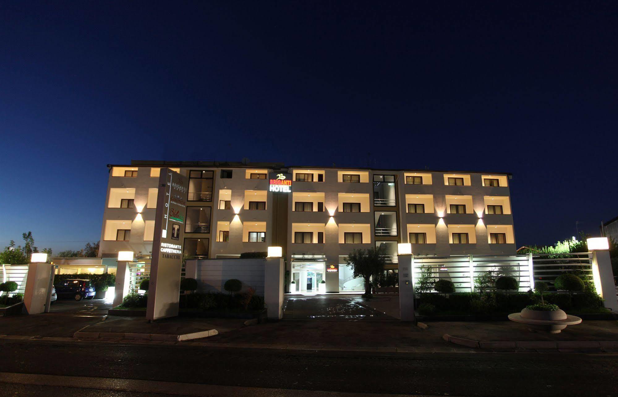 Hotel Briganti クアリアーノ エクステリア 写真